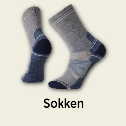 wandelkousen op beige achtergrond