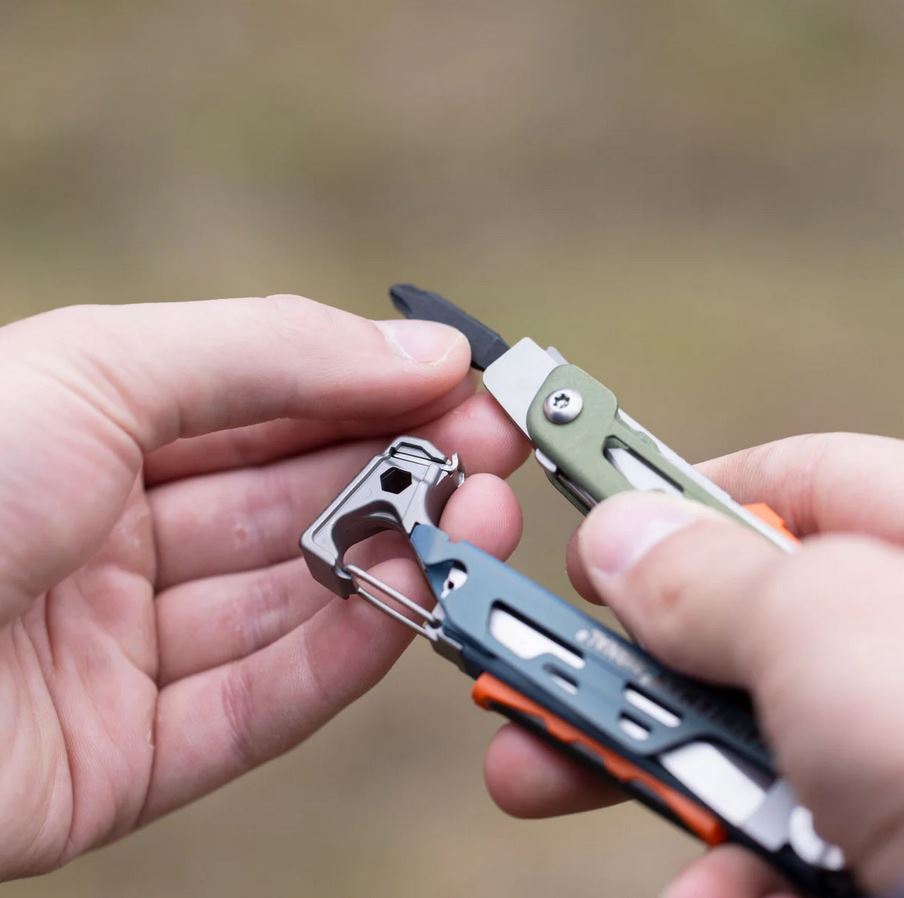 833319-Signal-Tundrascape-Tundra-leatherman-multitool.jpg