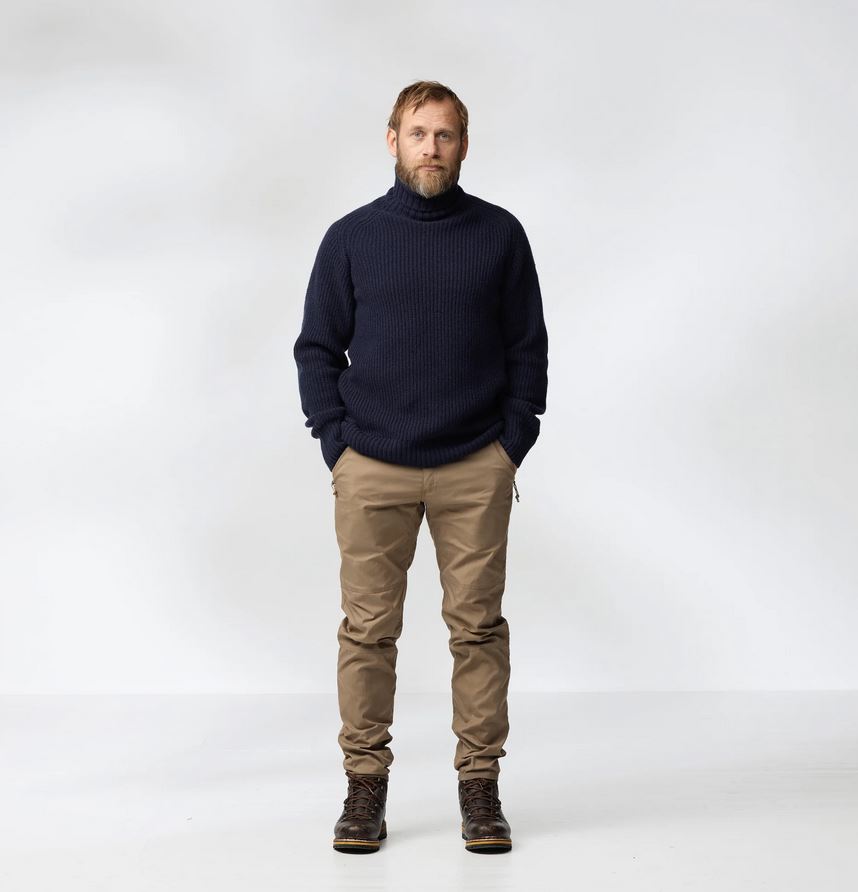 F87072-633-Övik-Roller-Neck-Sweater-Heren-Dark-Olive-trui.jpg